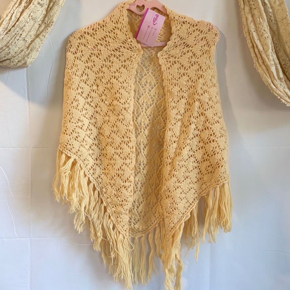 Cottage Vintage Butter Yellow Crochet Knit Triangle Fringe Shawl Wrap Boho